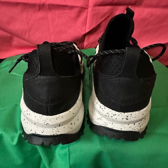 Sketchers X Goodyear Mens Size 10 - Picture 4 of 6